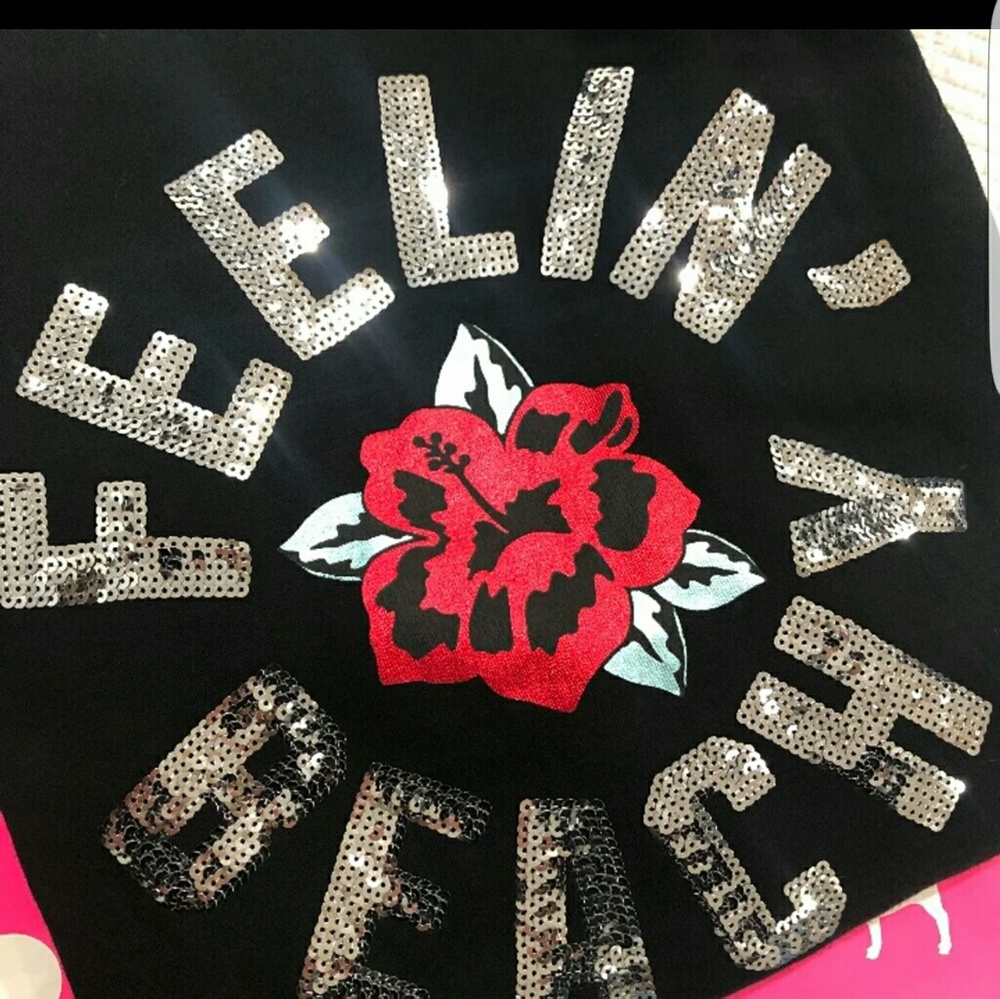 Iso looking for destination Hoodies in this style